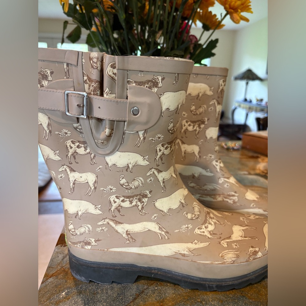 Western Chief Friendly Farms Mid Tan Rubber Rain Boots Size 10 Cow Pig Horse